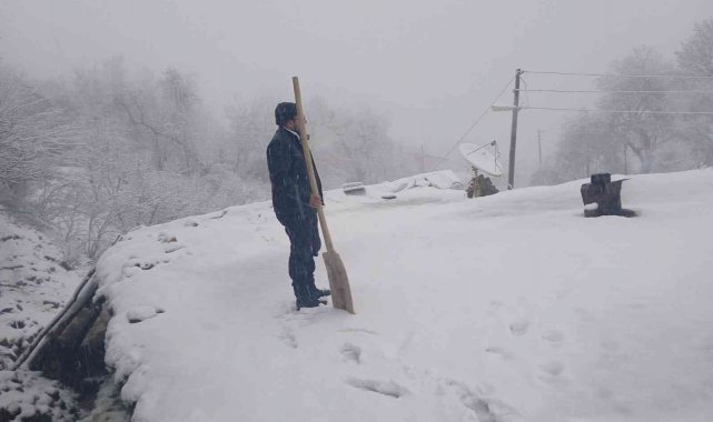Batman&#039;da beklenen kar yağışı yüksek kesimleri beyaza bürüdü
