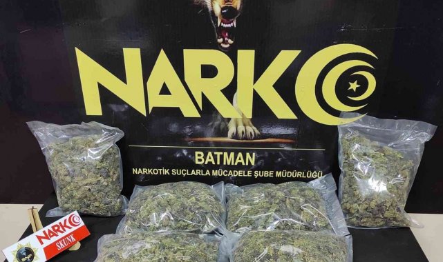 Batman'da durdurulan araçta 3 kilo esrar ele geçirildi