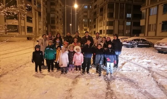 Bayburt kent merkezi beyaza büründü, çocuklar karın tadını çıkarttı