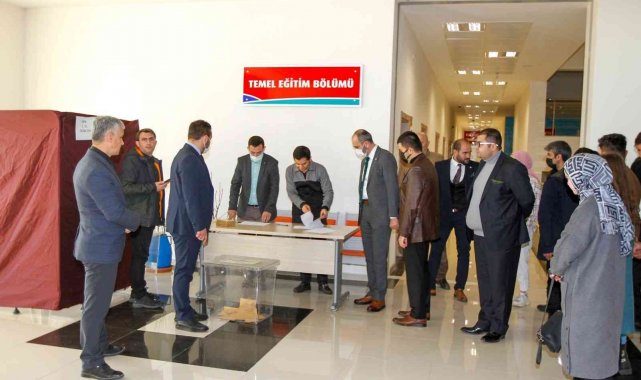 Bayburt Üniversitesinde Öğrenci Konseyi seçim süreci tamamlandı