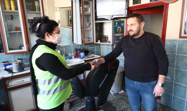 Bayraklı Belediyesinden berberlere can suyu