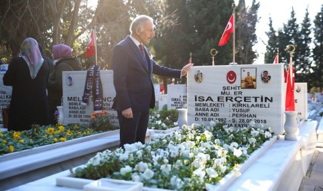 Bayrampaşalı Şehit Esma Çevik kabri başında anıldı