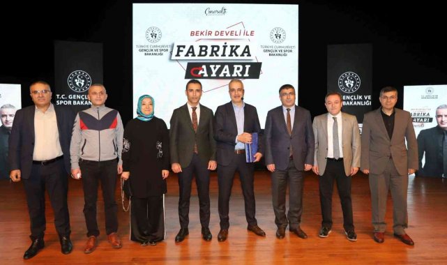 Bekir Develi NEVÜ'de 'Fabrika Ayarı' adlı söyleşide bulundu