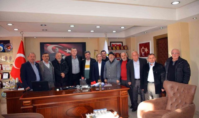 Belediye Başkanına hizmetlerinden dolayı teşekkür ettiler