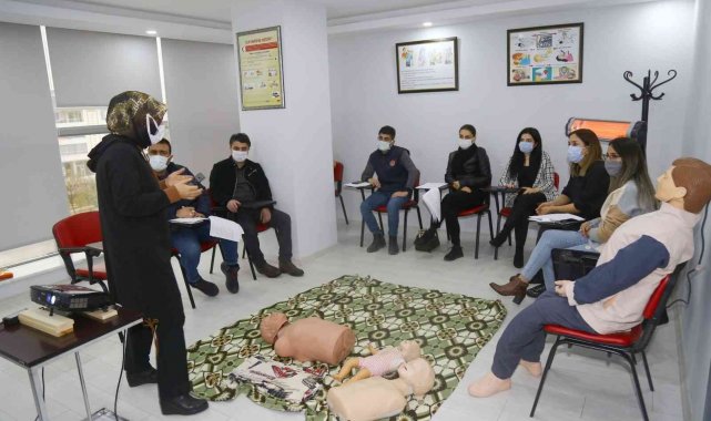 Belediye çalışanlarına ilk yardım eğitimi verildi
