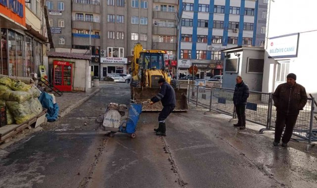 Belediye ekibinden su arızalarına anında müdahale
