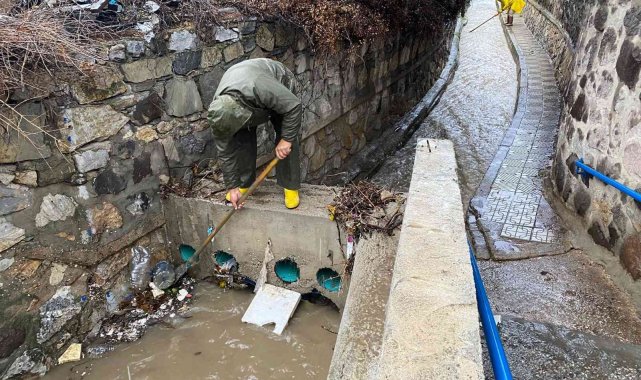 Belediye ekiplerinden anında müdahale