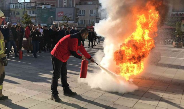 Belediyede nefes kesen yangın tatbikatı