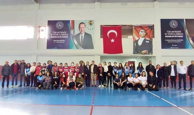 Besni&#039;de okullararası dart müsabakaları sona erdi