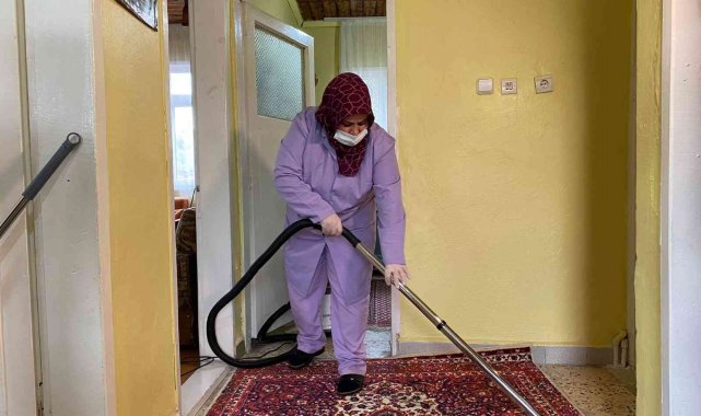 Beykoz'da AKDEM ekipleri, ihtiyaç sahiplerinin evini temizliyor