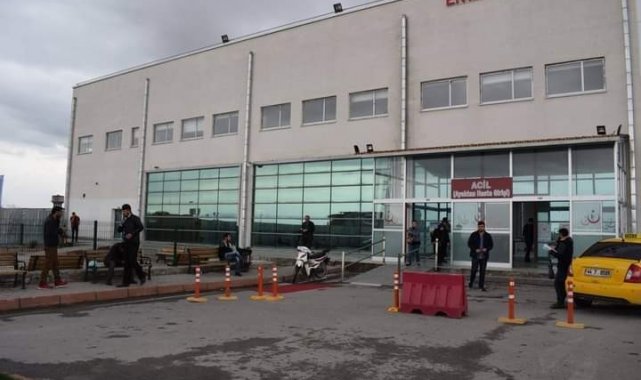 Bıçaklı saldırgan 2 kişiyi yaraladı