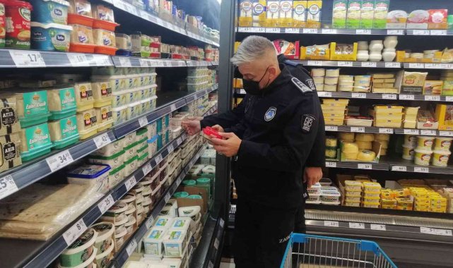 Bilecik'te denetim yapan zabıta ekipleri, tarihi geçmiş ürünlere el koydu