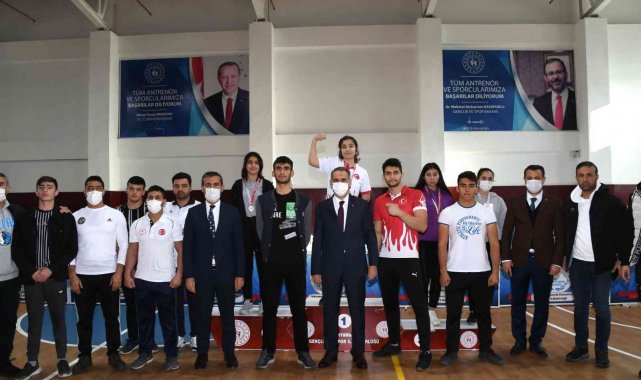 Bilek güreşi yarışmaları sona erdi