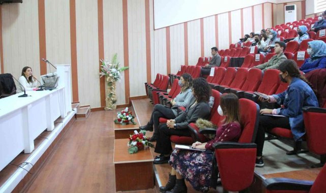 Bilişim teknolojilerinin olumlu ve olumsuz yönleri anlatıldı