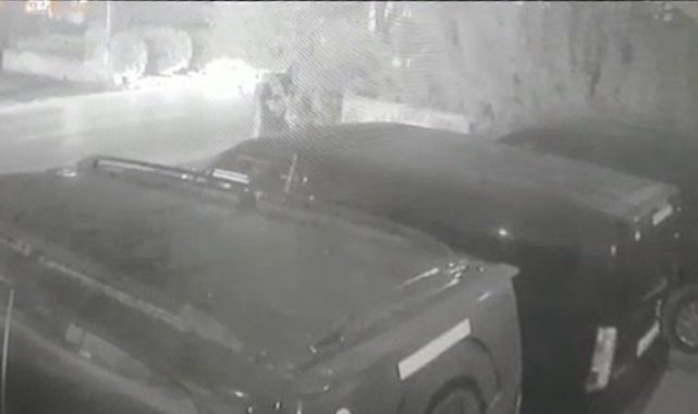 Bisikletiyle yolun karşısına geçerken hafif ticari aracın çarpmasıyla savruldu