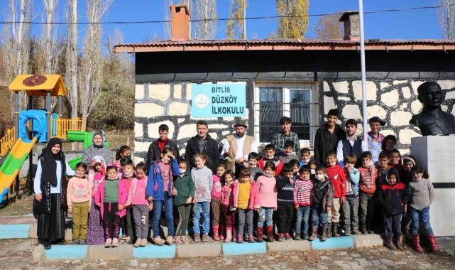 Bitlis Belediyesi köy çocuklarını tiyatroyla buluşturuyor