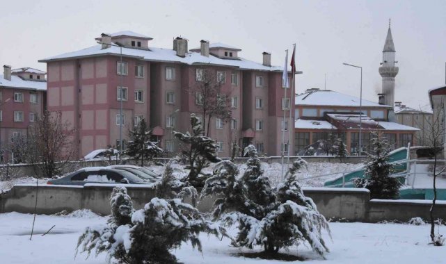 Bitlis'te 4 köy yolu ulaşıma kapandı