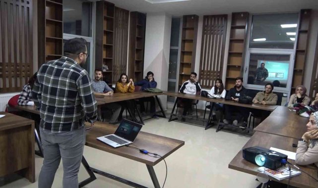 Bitlisli gençlere 'Temel Fotoğrafçılık' eğitimi