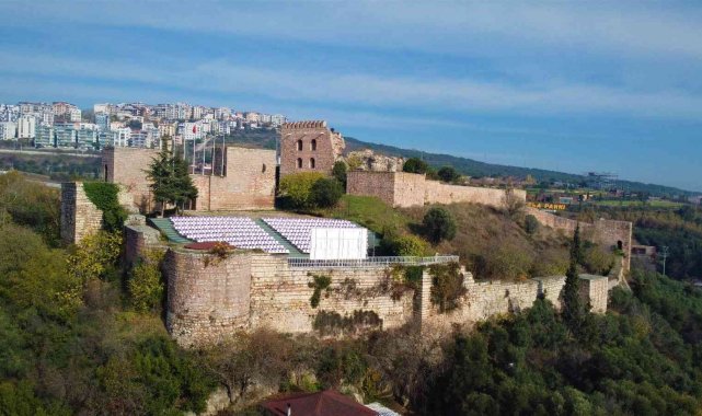 Bizans'ın en önemli savunmalarından olan bu kale 9 asırdır ayakta duruyor