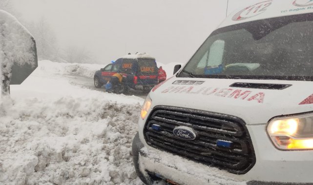 Böbrek ağrısı yaşayan kadının imdadına UMKE ekibi yetişti