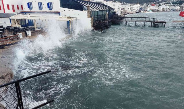 Bodrum fırtınanın esiri oldu