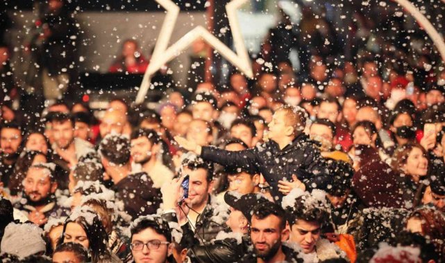 Bodrum'a suni kar yağdırıldı, eğlence doruğa çıktı, esnafın yüzü güldü