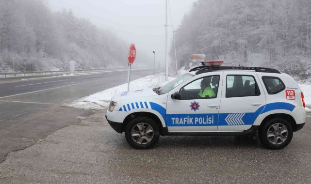 Bolu Dağı'nda kar yağışı ve sis etkili oluyor