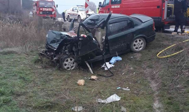 Bolu&#039;da midibüsle otomobil çarpıştı: 9 yaralı