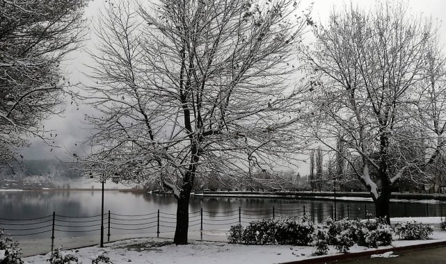 Bozdağlar'da karla mücadele sürüyor