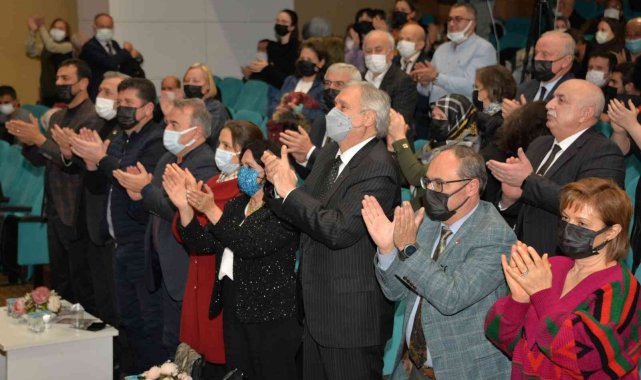Bozüyük Belediyesi THM Korosu&#039;ndan muhteşem konser