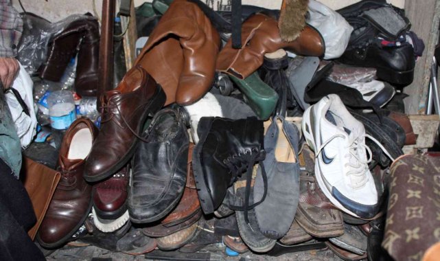 Bu ayakkabılar 10 yıldır sahiplerini bekliyor