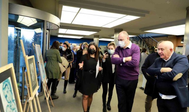 Bu sergi sokaktaki canlar için