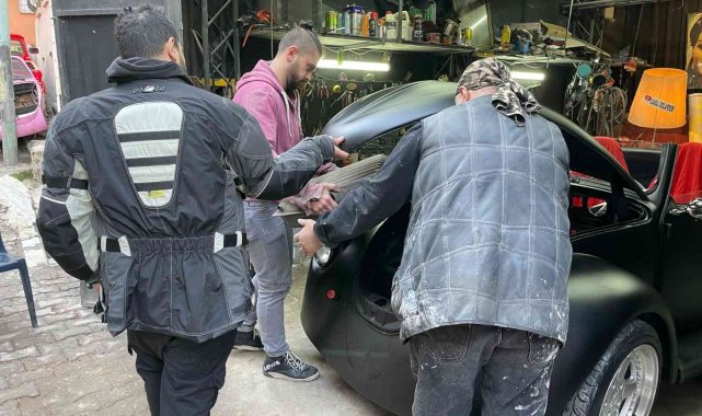 Bu tasarım araçtan biri İtalya'da diğeri ise Dolapdere'de