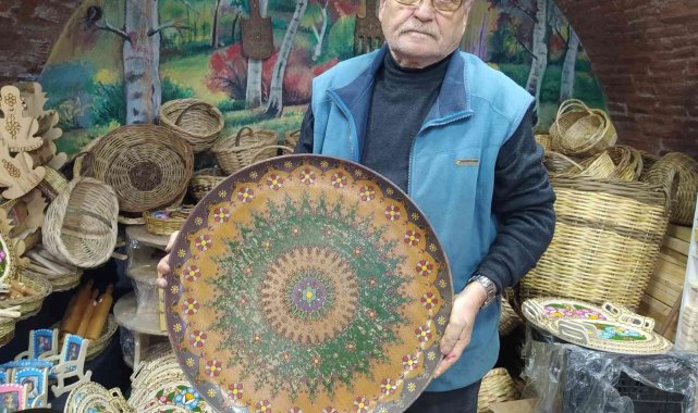 Bu tepsiyi servet verseler de satmıyor