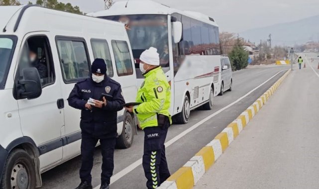 Burdur'da yolcu ve yük taşıyan araçlar denetlendi