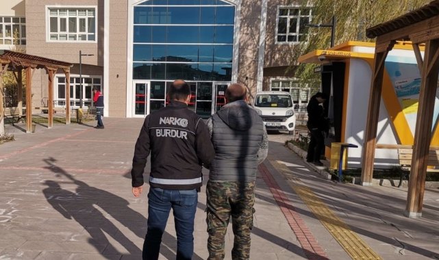 Burdur&#039;da zehir tacirlerine operasyon: 21 gözaltı