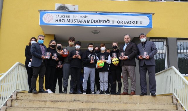 Burhaniye'de çevreci öğrenciler ödüllendirildi