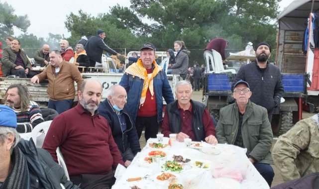 Burhaniye'de Yörük atkıları devecilere süs oldu