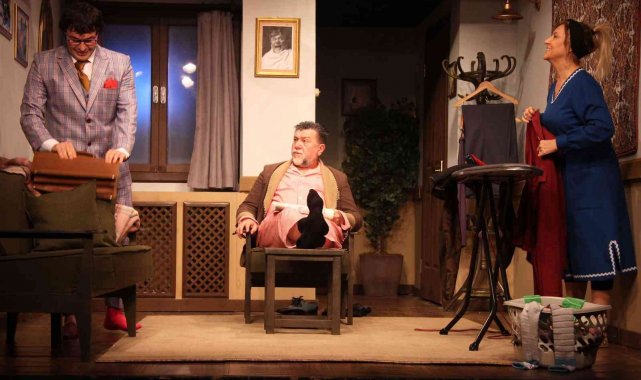 Bursa Devlet Tiyatrosu'ndan "Yalan Makinası"