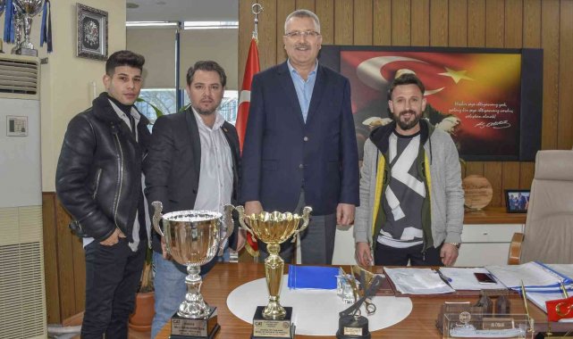 Bursa Karaca Show Takımından Golden Hair Festivalinde üstün performans