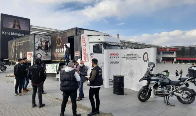 Bursa'da 'Narko tır' etkinliğiyle vatandaşlar bilinçlendirildi