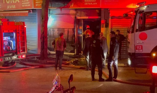 Bursa'da alışveriş merkezinde çıkan yangın korkuttu