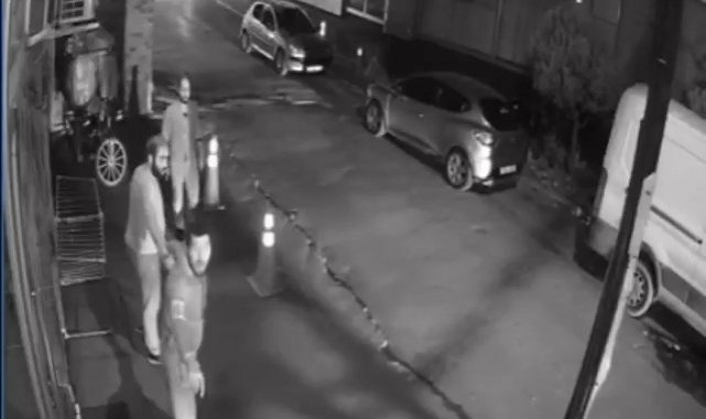 Bursa'da iki grup arasında çıkan kavga güvenlik kamerasına yansıdı