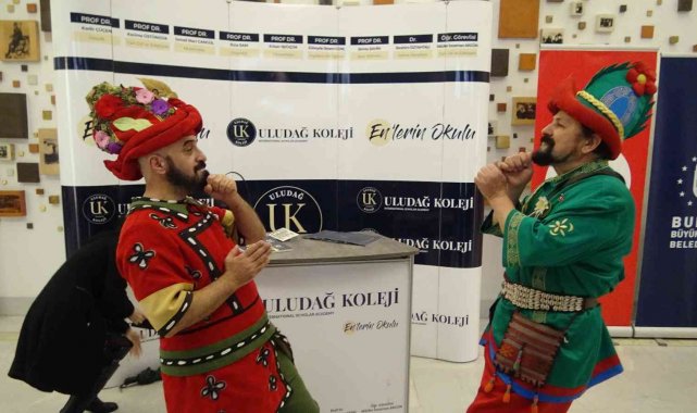 Bursa'da kukla ve gölge oyunları çocuklarla buluşuyor