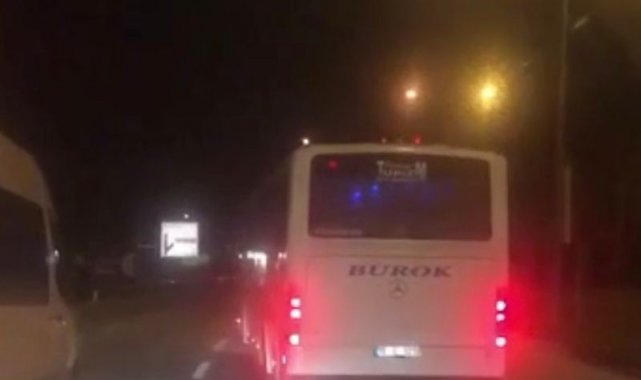 Bursa&#039;da yan yan giden otobüs görenleri şaşkına çevirdi