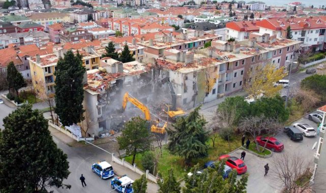 Büyükçekmece&#039;de 61 ailenin daha deprem kabusu son buldu