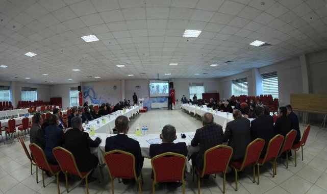 Büyükkılıç Akkışla'da muhtarlarla buluştu