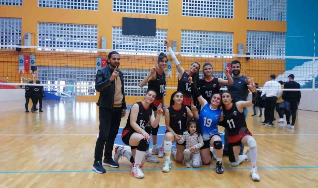 Büyükşehir Belediyesi Kadın Voleybol Takımı 5. haftayı da kayıpsız kapattı