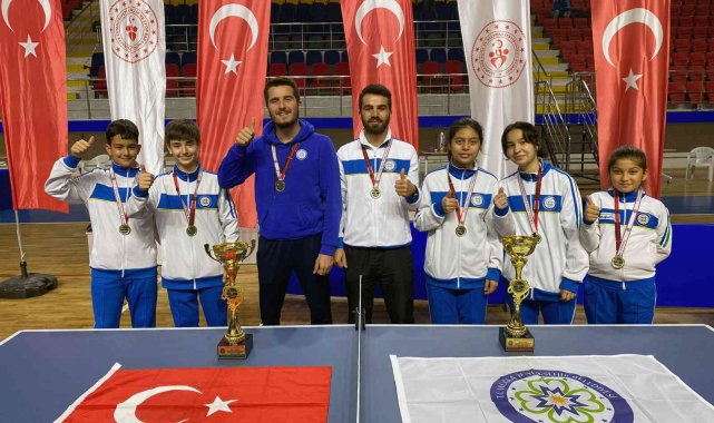 Büyükşehir Masa Tenisi takımı Ege bölge şampiyonu
