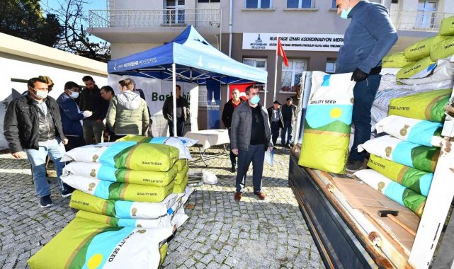 Büyükşehir, üreticiye iklim dostu yem bitkisi desteğini sürdürüyor